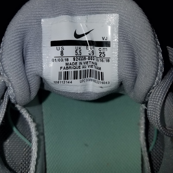 Nike Sneakers - Picture 4 of 7